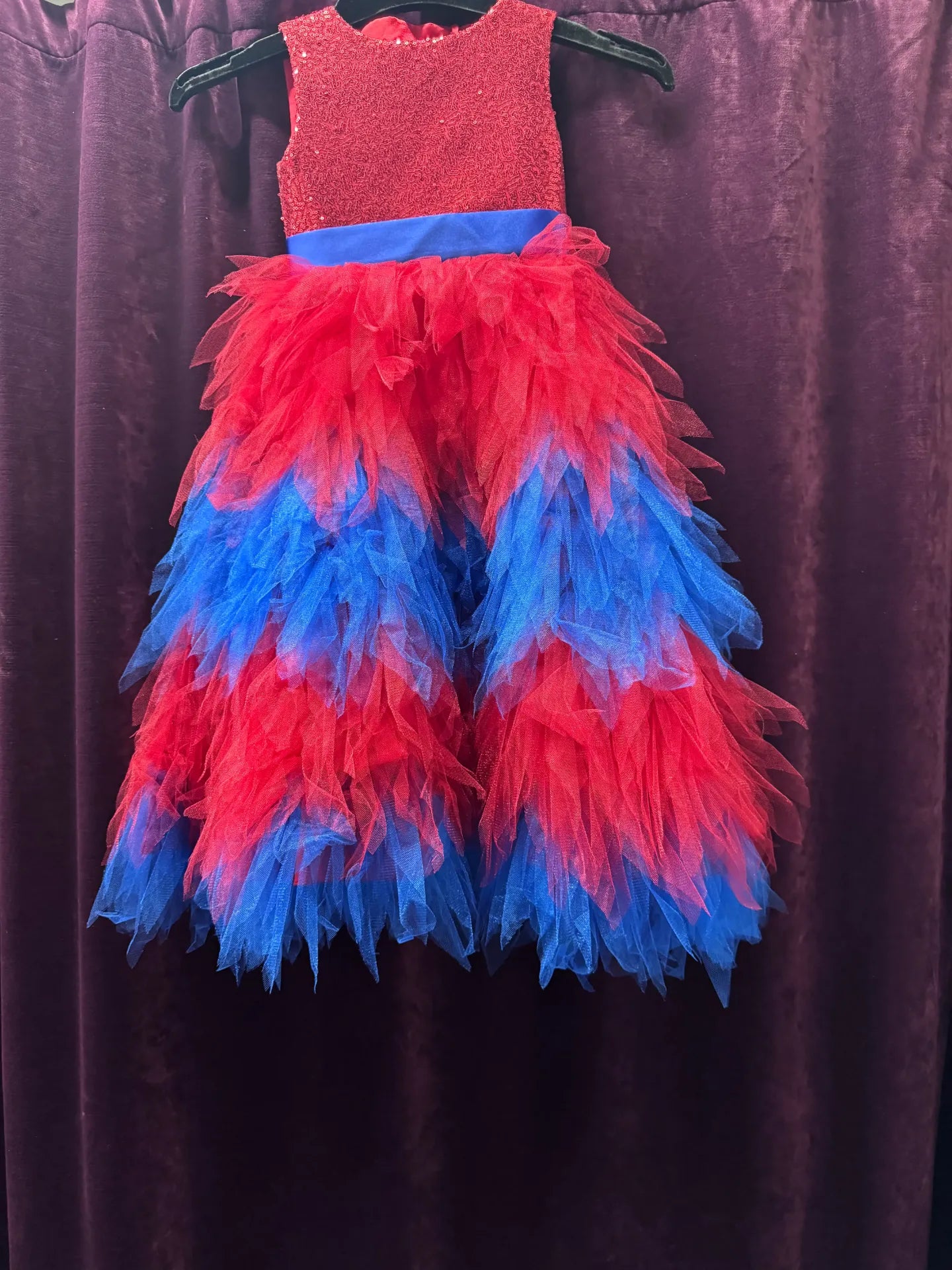 Robe en Tulle Bleu et Rouge