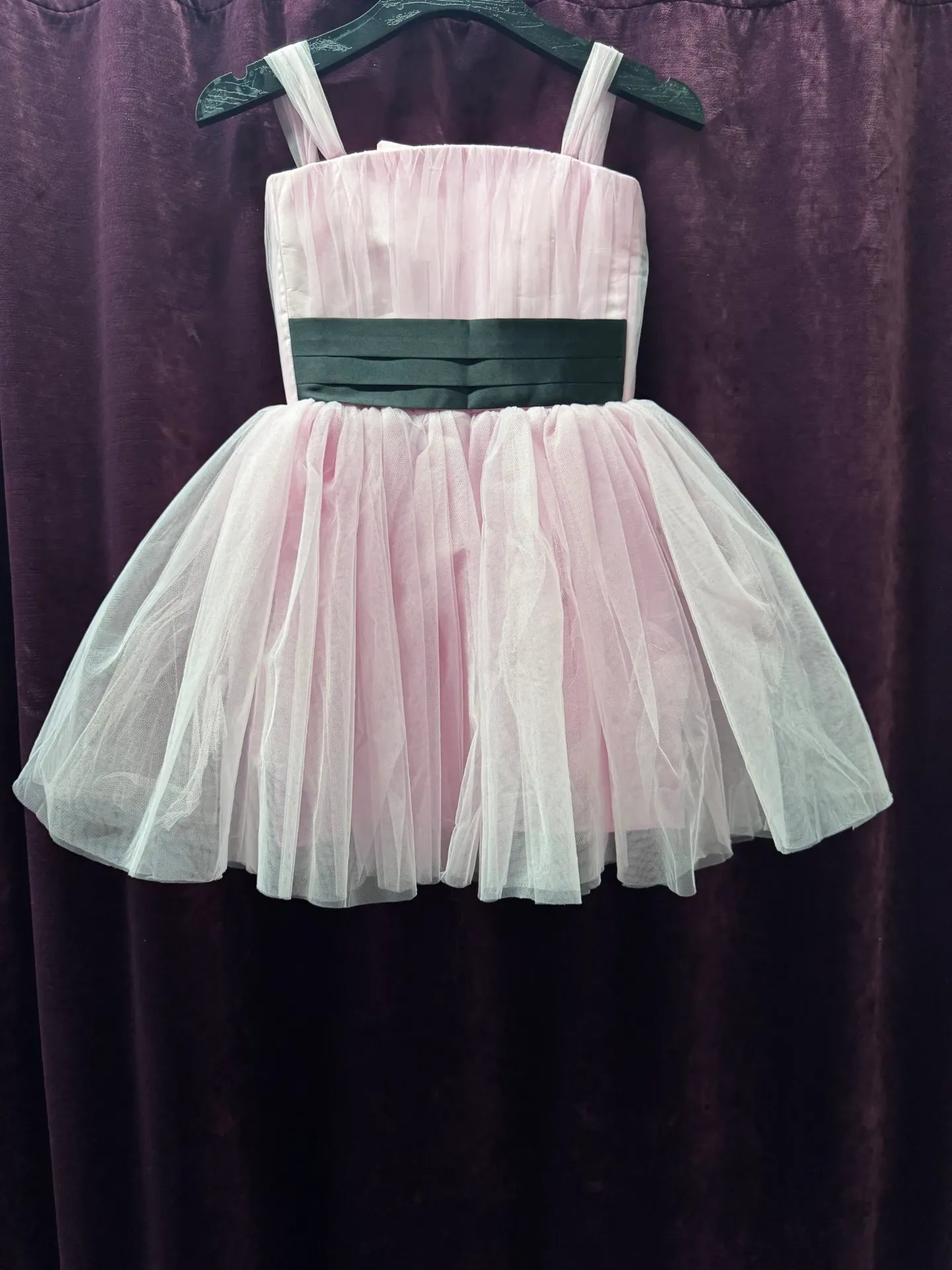 Robe à Bretelles Rose Pale Ceinture Noire